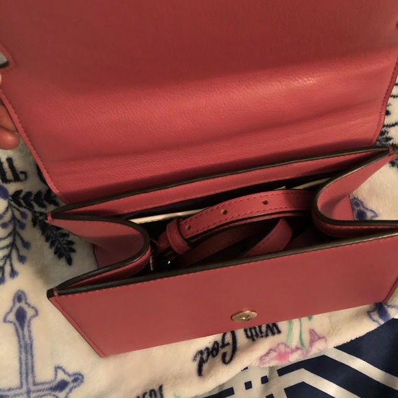 PRICE FIRM NWOT “Henri Bendel” satchel handbag. - Picture 3 of 4